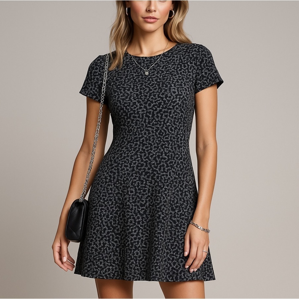 Ann Taylor Loft leopard print short sleeve A-line dress ❤️